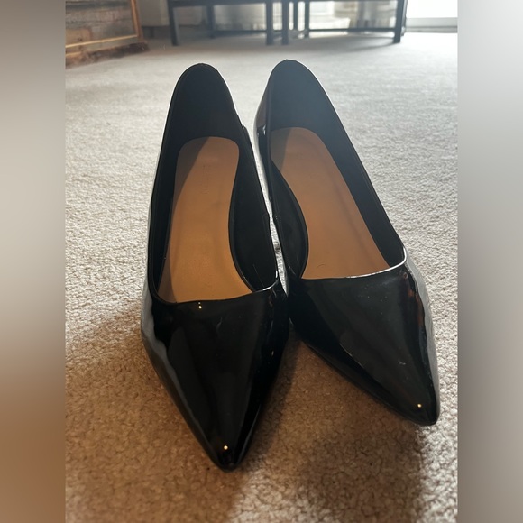 Chateau black patent heels size 10. Like new - Picture 3 of 3